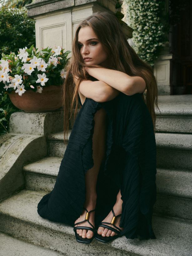 magas sarkú szandál fém résszel fekete nők NXX8V8404 Massimo Dutti